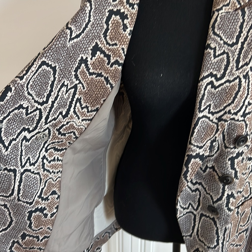 CAbi Samantha python blazer - Picture 6 of 13